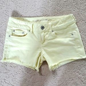 American Eagle Size 2 Distressed Yellow Shorts